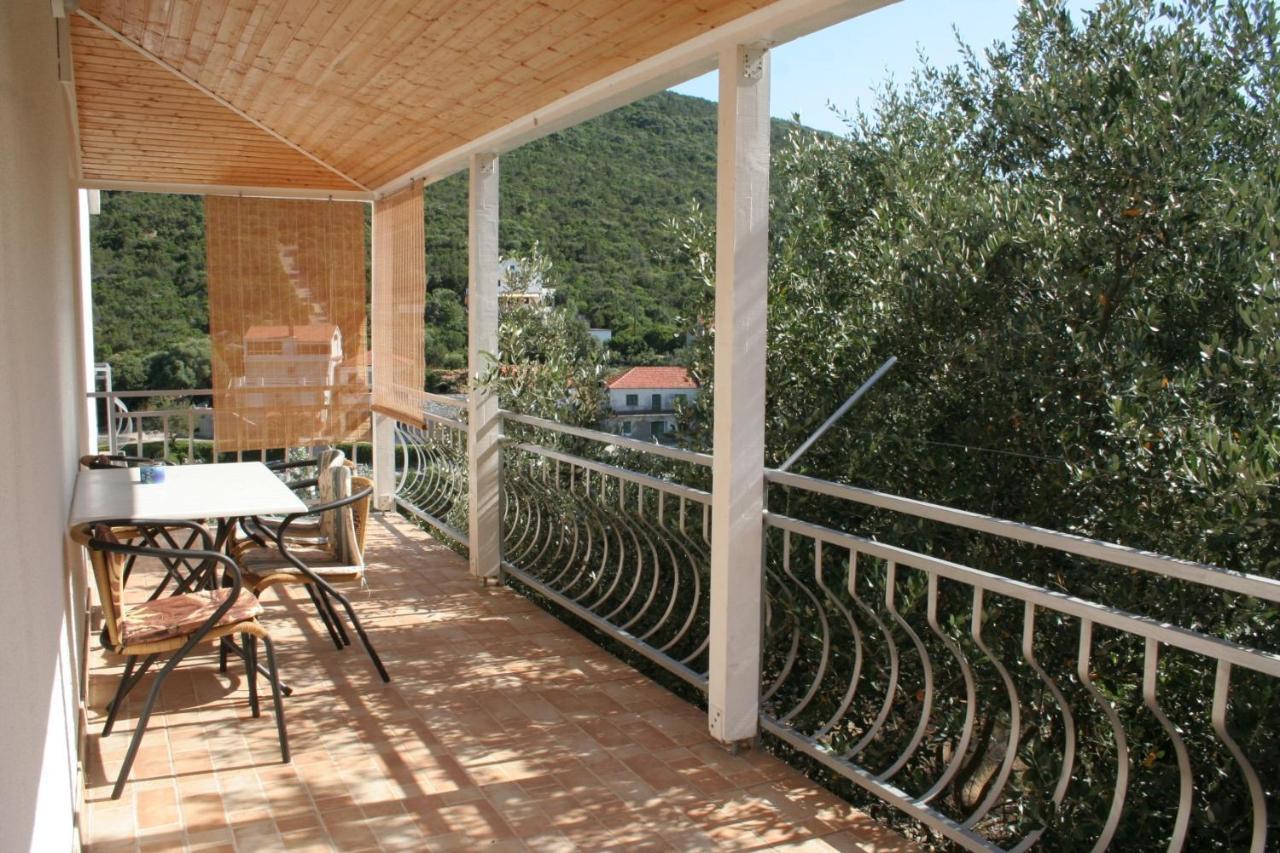 Apartment Zarace - Gdinj 4598A Екстер'єр фото
